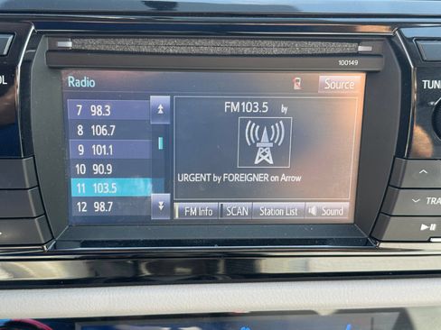 Used 2014 Toyota Corolla LE FWD image 19