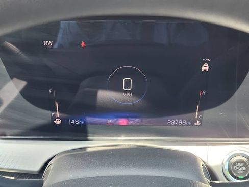 Used 2025 Chevrolet Trax LT FWD image 11