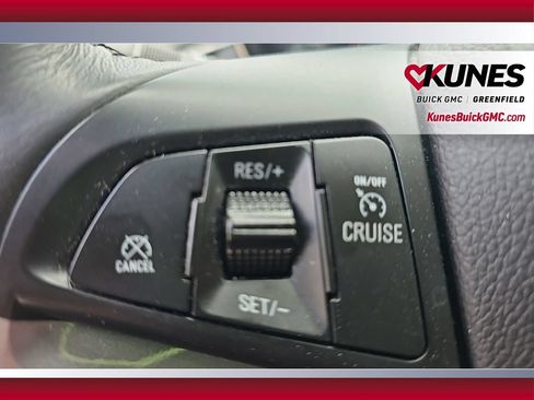 Used 2022 Chevrolet Trax LT w/ LT Convenience Package AWD/4WD image 22