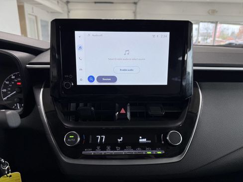 Used 2025 Toyota Corolla LE image 17