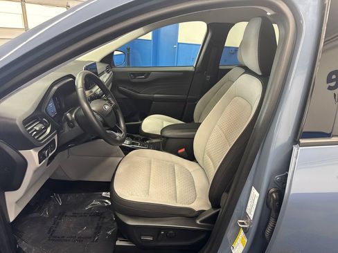 Certified 2023 Ford Escape Active AWD/4WD image 10