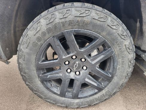 Used 2023 Chevrolet Silverado 1500 Custom Trail Boss w/ LPO, Dark Essentials Package image 15