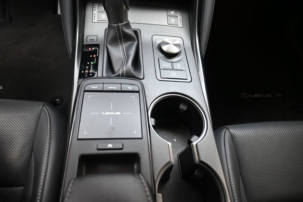 Used 2024 Lexus IS 350 F Sport RWD image 9