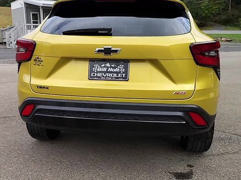 Used 2024 Chevrolet Trax RS w/ Sunroof Package image 7