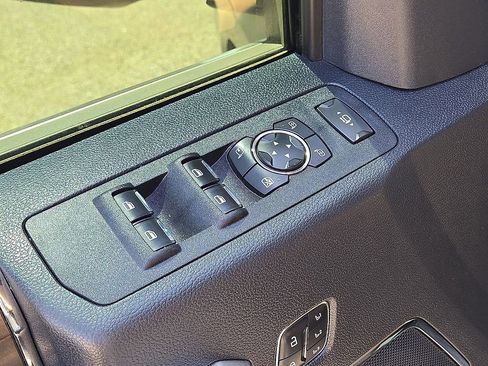 Used 2022 Ford F250 Lariat w/ Lariat Value Package RWD image 21