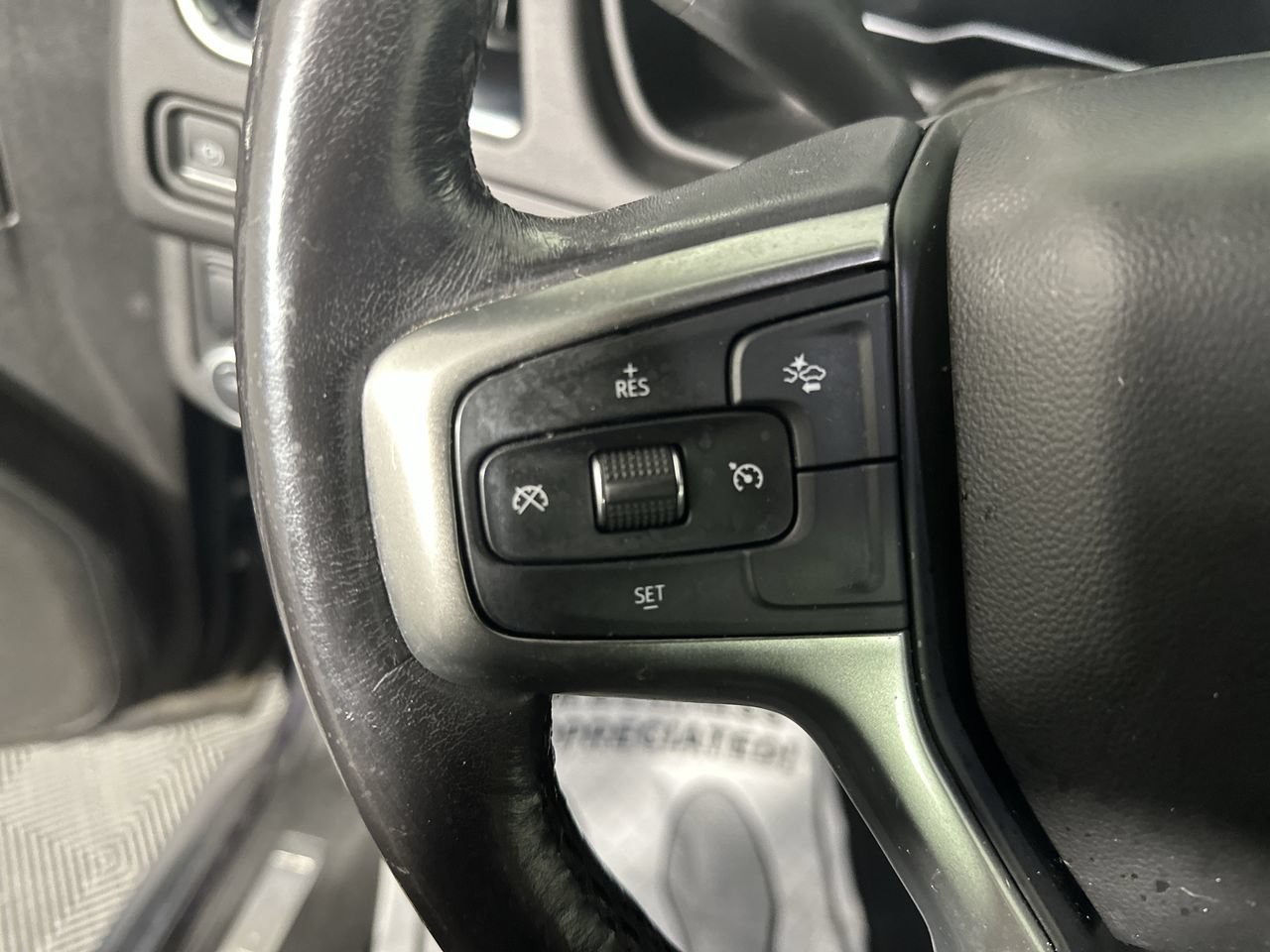 Used 2022 Chevrolet Tahoe LT w/ Luxury Package RWD image 6