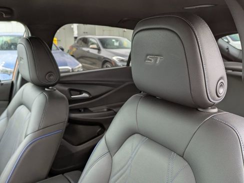 Used 2024 Buick Envista Sport Touring w/ Convenience I Package FWD image 14