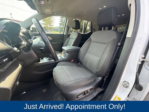 Used 2018 Chevrolet Traverse LT w/ LPO, Black Accent Package AWD/4WD image 9