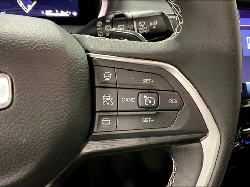 Used 2024 Jeep Grand Cherokee Laredo RWD image 25