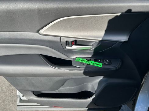 Used 2026 Toyota Grand Highlander XLE image 10