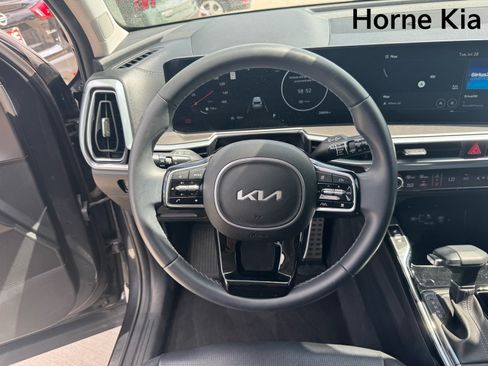 Certified 2024 Kia Sorento SX FWD image 16