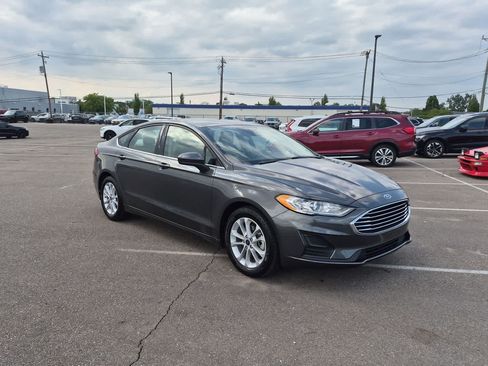 Used 2020 Ford Fusion SE FWD image 8