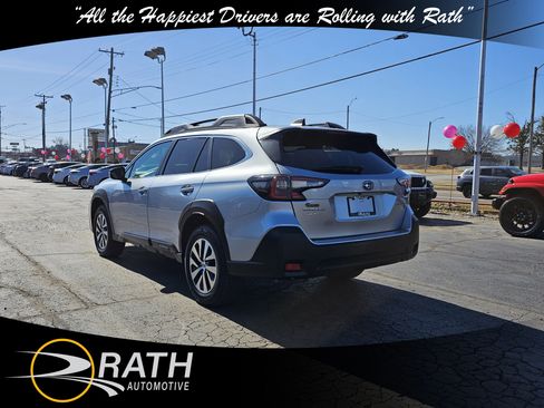 Used 2024 Subaru Outback Premium image 8