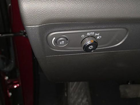 Certified 2023 Buick Envision Essence image 4