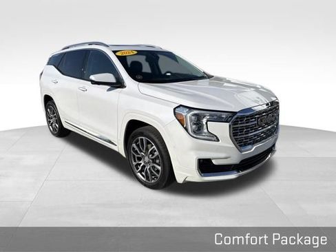 Used 2024 GMC Terrain Denali w/ Denali Premium Package AWD/4WD image 18