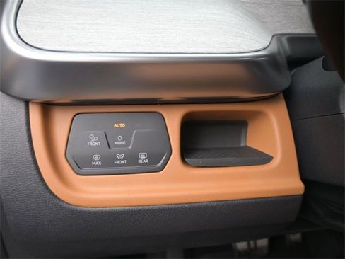 New 2025 Volkswagen ID. Buzz Pro S Plus image 20