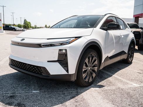 New 2026 Toyota C-HR AWD/4WD image 3