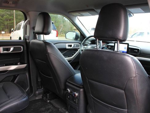 Used 2022 Ford Explorer XLT w/ Class IV Trailer Tow Package image 18