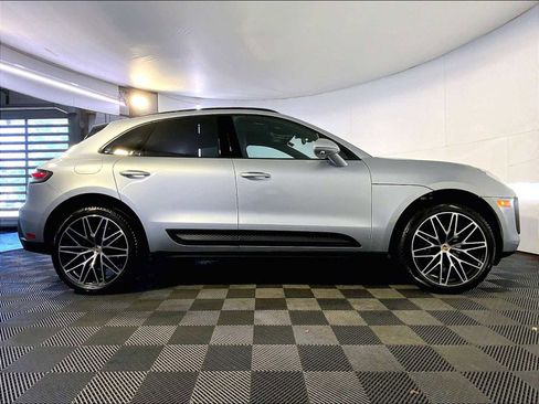 Certified 2026 Porsche Macan AWD/4WD image 8