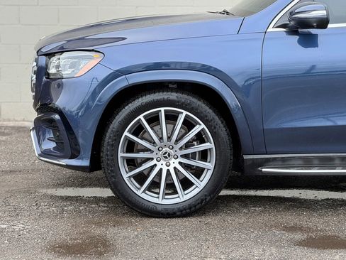 Used 2025 Mercedes-Benz GLS 450 4MATIC w/ AMG Line Exterior image 4