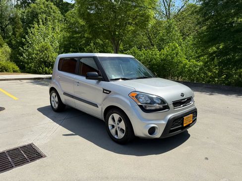 Used 2013 Kia Soul image 11
