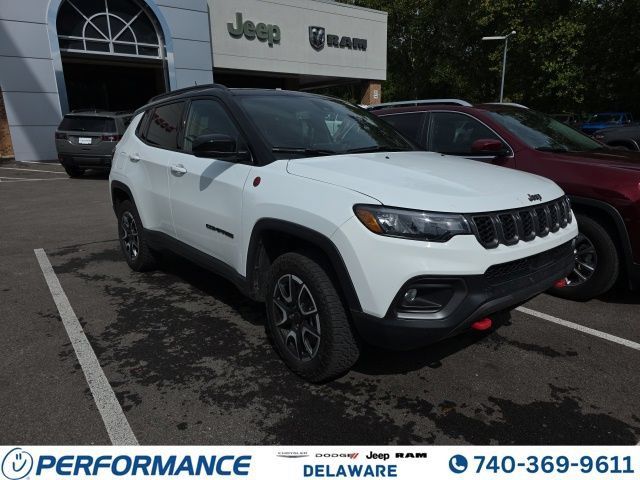 Used 2025 Jeep Compass Trailhawk w/ Sun & Sound Group AWD/4WD image 1