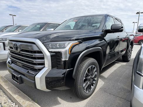 New 2026 Toyota Tundra Limited AWD/4WD image 4