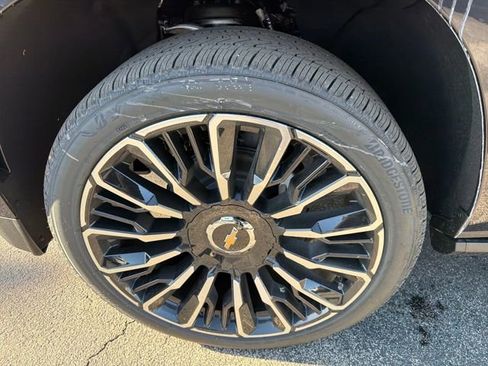 New 2026 Chevrolet Tahoe High Country image 17