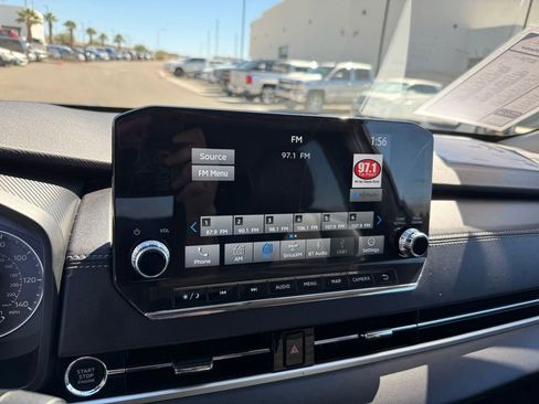 Used 2024 Mitsubishi Outlander SE image 25