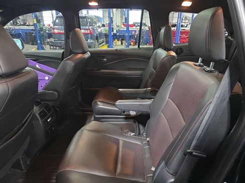 Used 2021 Honda Pilot Black Edition image 8