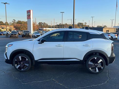 New 2026 Nissan Kicks SR w/ Cold Weather Package image 8