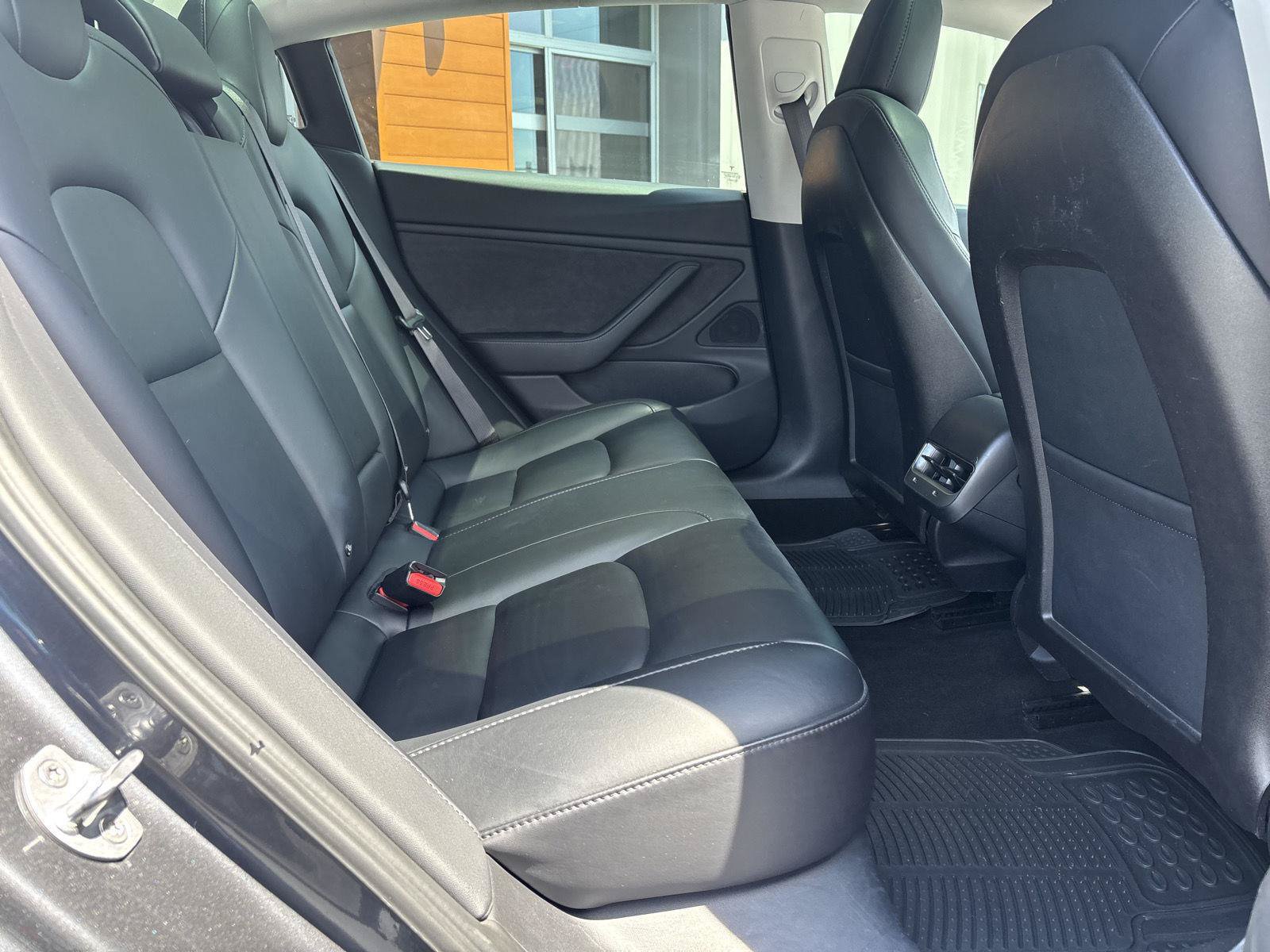 Used 2018 Tesla Model 3 Long Range AWD/4WD image 19