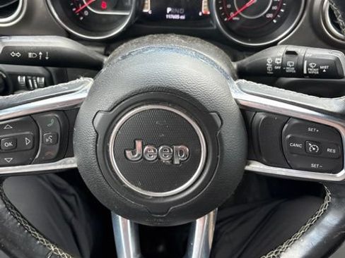 Used 2020 Jeep Wrangler Unlimited Rubicon w/ Dual Top Group AWD/4WD image 12