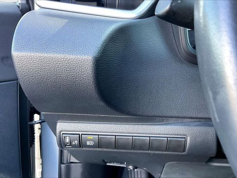 Used 2023 Toyota Corolla SE image 33