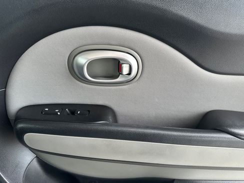Used 2015 Kia Soul FWD image 18