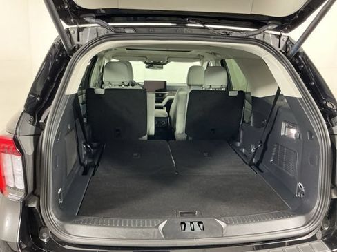 Used 2026 Ford Explorer Platinum w/ LUX Leather Package AWD/4WD image 34