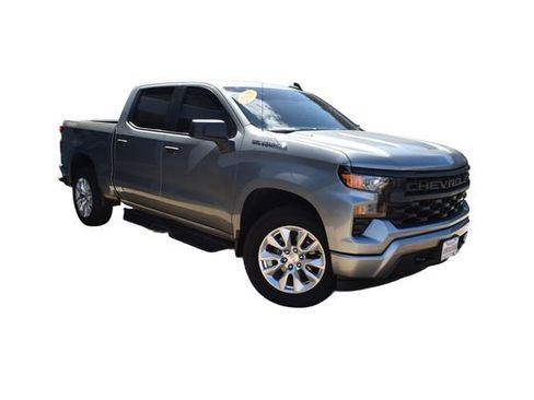 Used 2025 Chevrolet Silverado 1500 Custom image 2