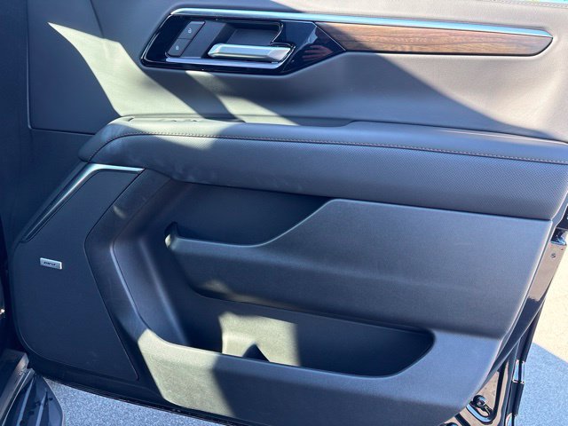 New 2026 Chevrolet Tahoe High Country AWD/4WD image 15