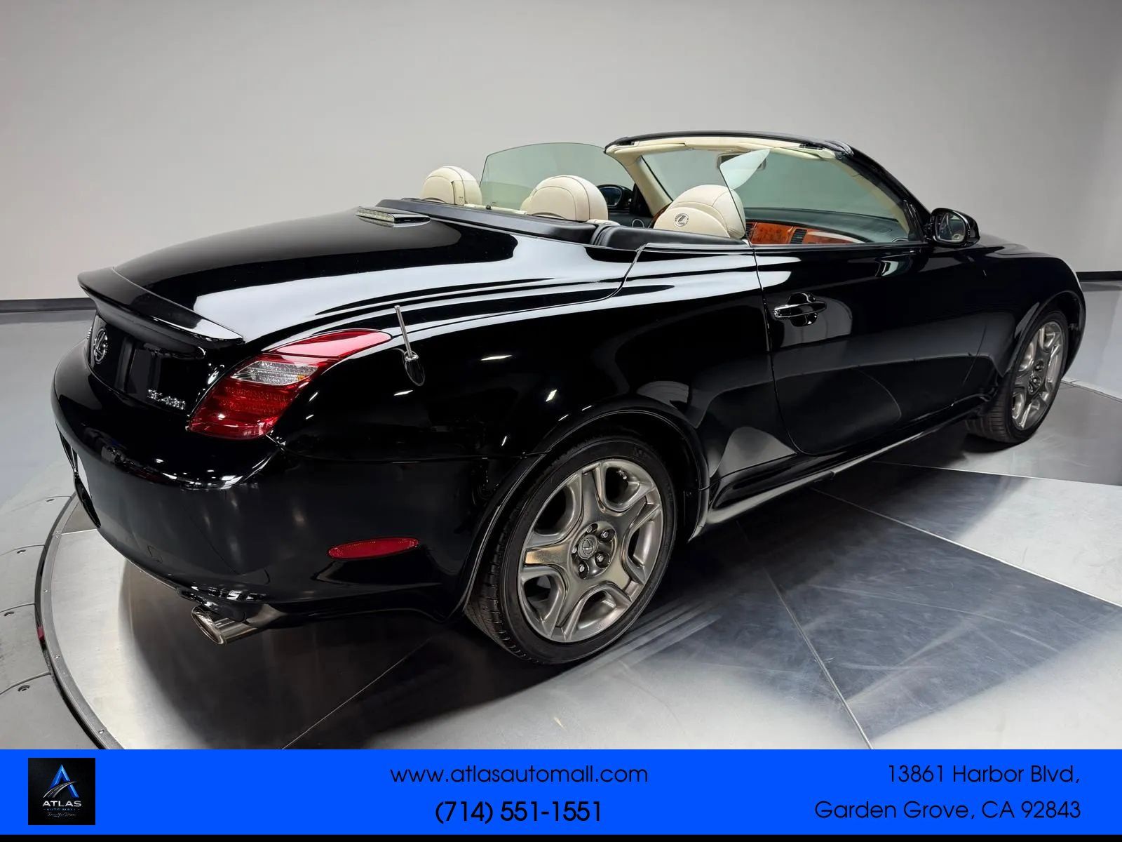 Used 2006 Lexus SC 430 Convertible w/ Preferred Accessory Pkg RWD image 2