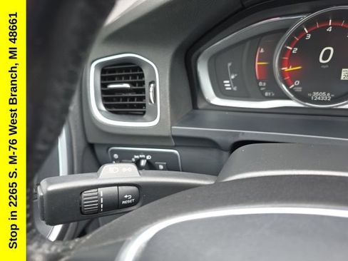 Used 2018 Volvo S60 T5 Dynamic w/ Vision Package FWD image 19