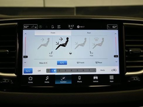 Certified 2024 Chrysler Pacifica Touring-L FWD image 36