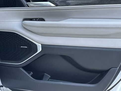 Used 2022 Jeep Wagoneer Series II image 17