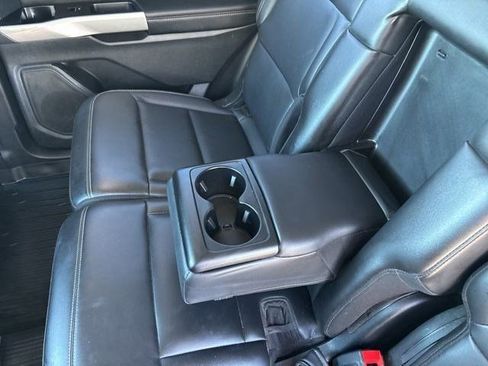 Used 2023 Ford Explorer XLT w/ Equipment Group 202A image 37