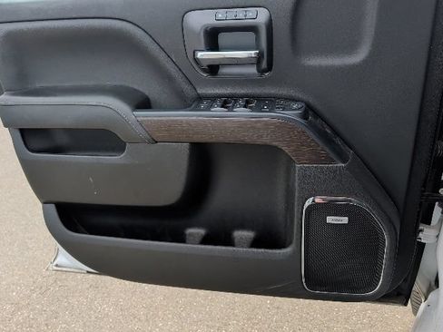 Used 2019 GMC Sierra 2500 Denali w/ Duramax Plus Package AWD/4WD image 18