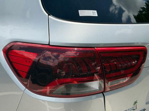 Used 2019 Kia Sorento EX w/ EX Touring Package FWD image 9