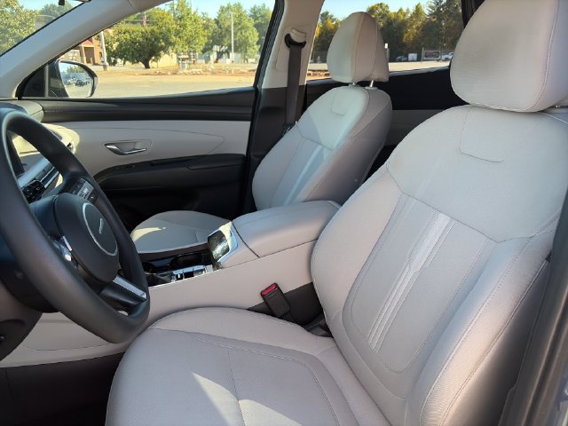 Used 2025 Hyundai Tucson SEL AWD/4WD image 16