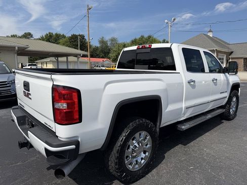 Used 2015 GMC Sierra 2500 Denali w/ Duramax Plus Package AWD/4WD image 5