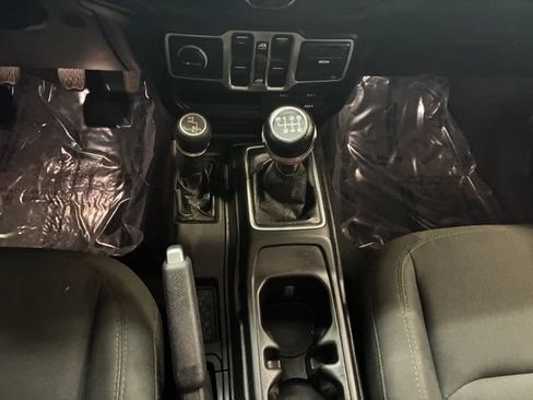 Used 2018 Jeep Wrangler Unlimited Sport AWD/4WD image 13