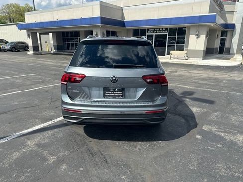 Used 2023 Volkswagen Tiguan SE AWD/4WD image 4