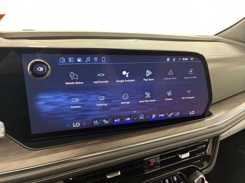 Certified 2025 Chevrolet Suburban Premier AWD/4WD image 26
